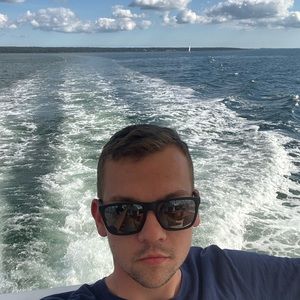 Meet your Posher, Robert